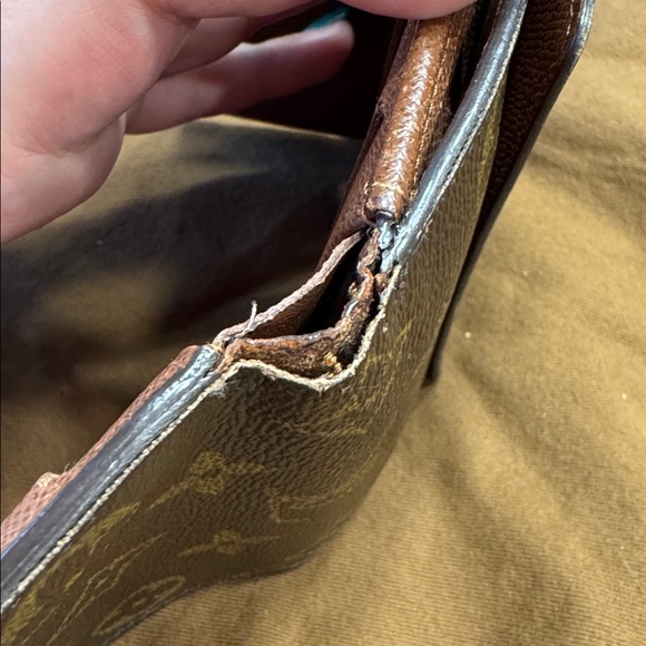 Louis Vuitton Monogram Canvas Trifold Wallet - Needs TLC! - Picture 6 of 7